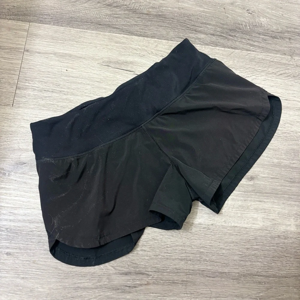 Vuori running shorts - Picture 2 of 5